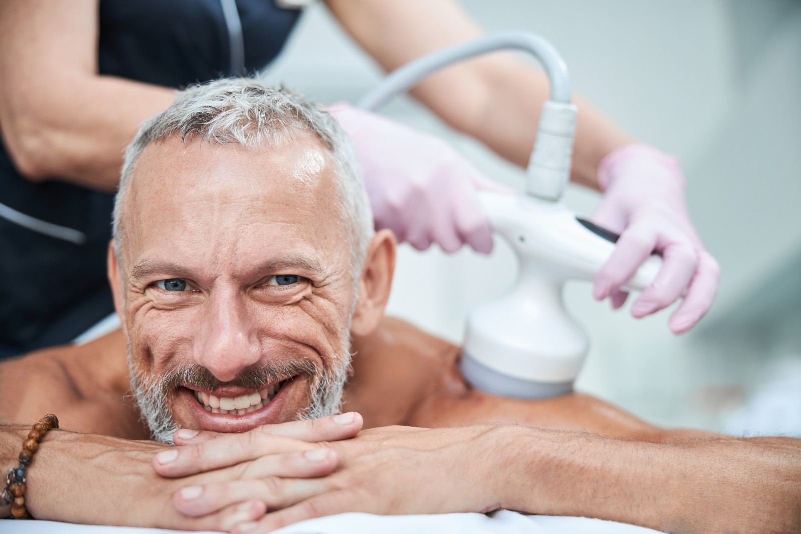 Tratamientos estéticos para hombres más populares